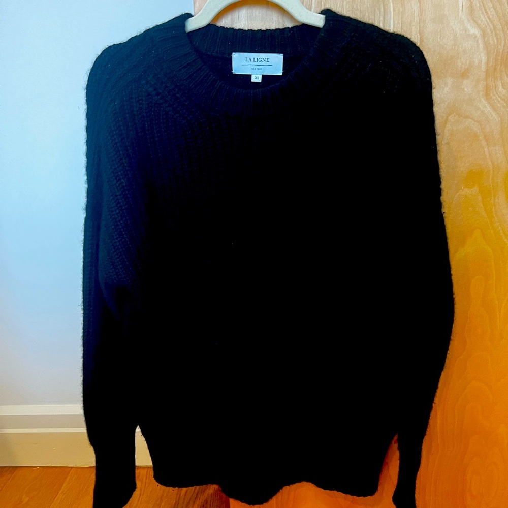 Beautiful Black Toujours La Ligne Cashmere Sweater
